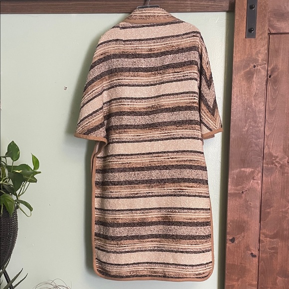 1970s vintage cape coat Striped Brown and Cream Women's Cape - Picture 8 of 10